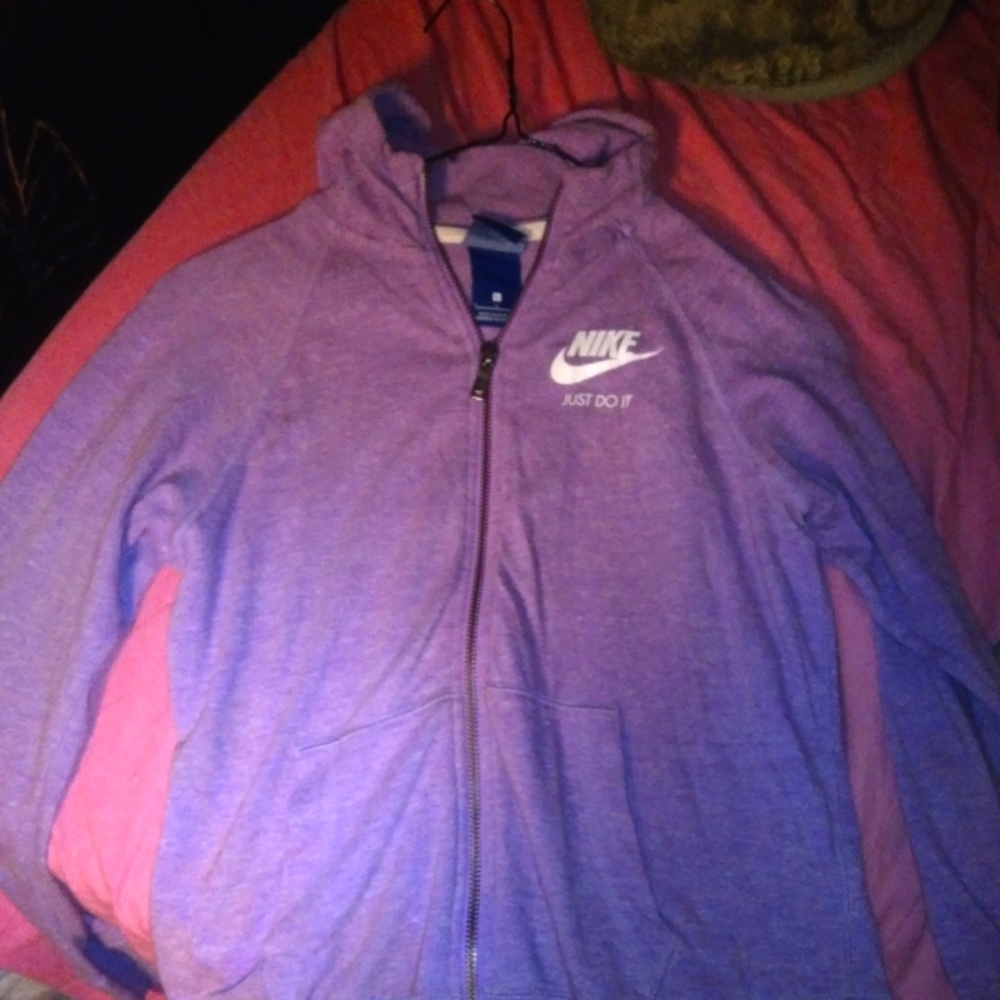 Nike size-L in (girls) zip up sweater